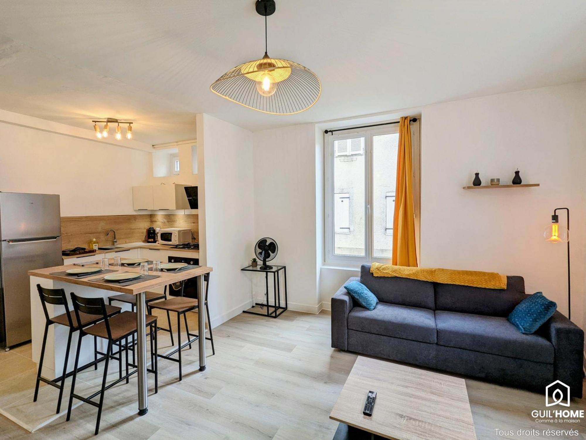 Le Saint-loup - Parking - Plain-pied - *